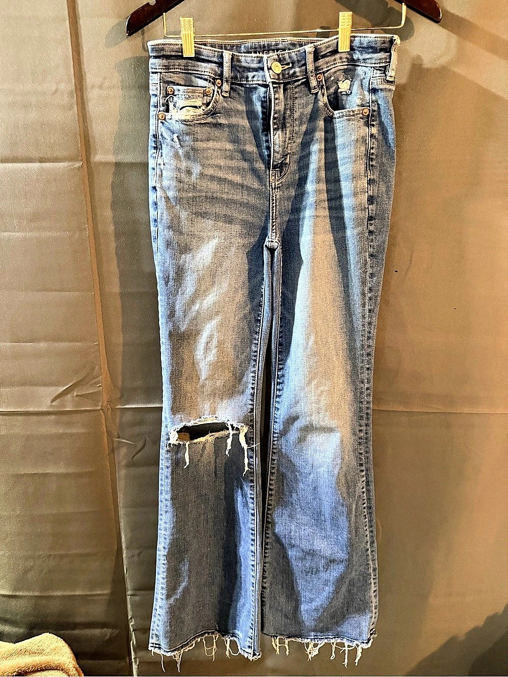 American Eagle High-Rise Jegging Distressed Jeans in Blue Size 4 Long